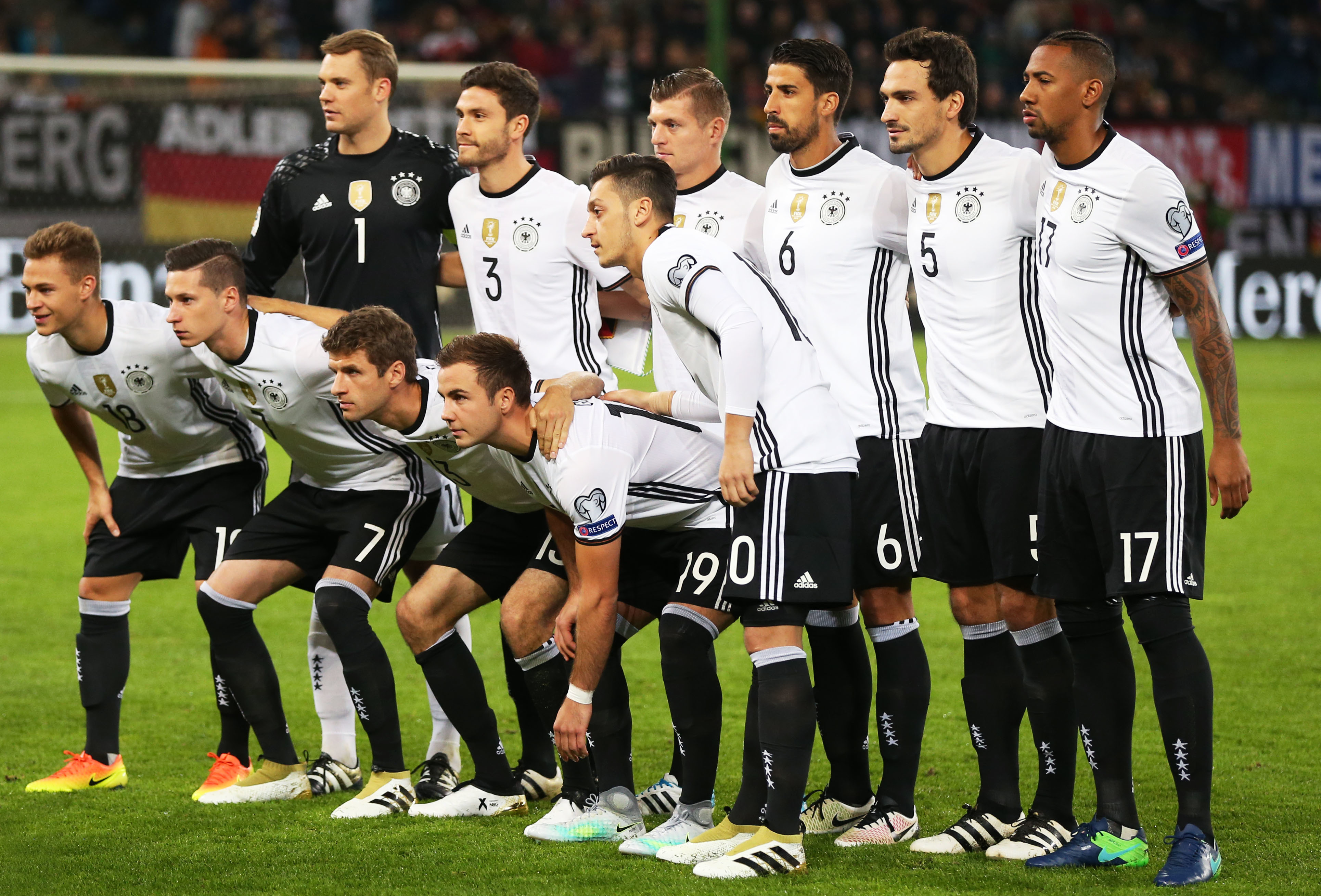 并渐渐形成 并渐渐形成