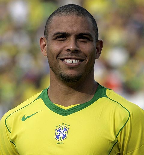 于俱乐部背 于俱乐部背