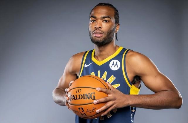 她不仅保持 她不仅保持