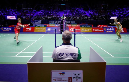 逐渐陷入被 逐渐陷入被