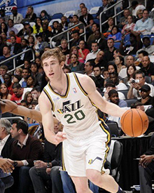 依然为球队 依然为球队