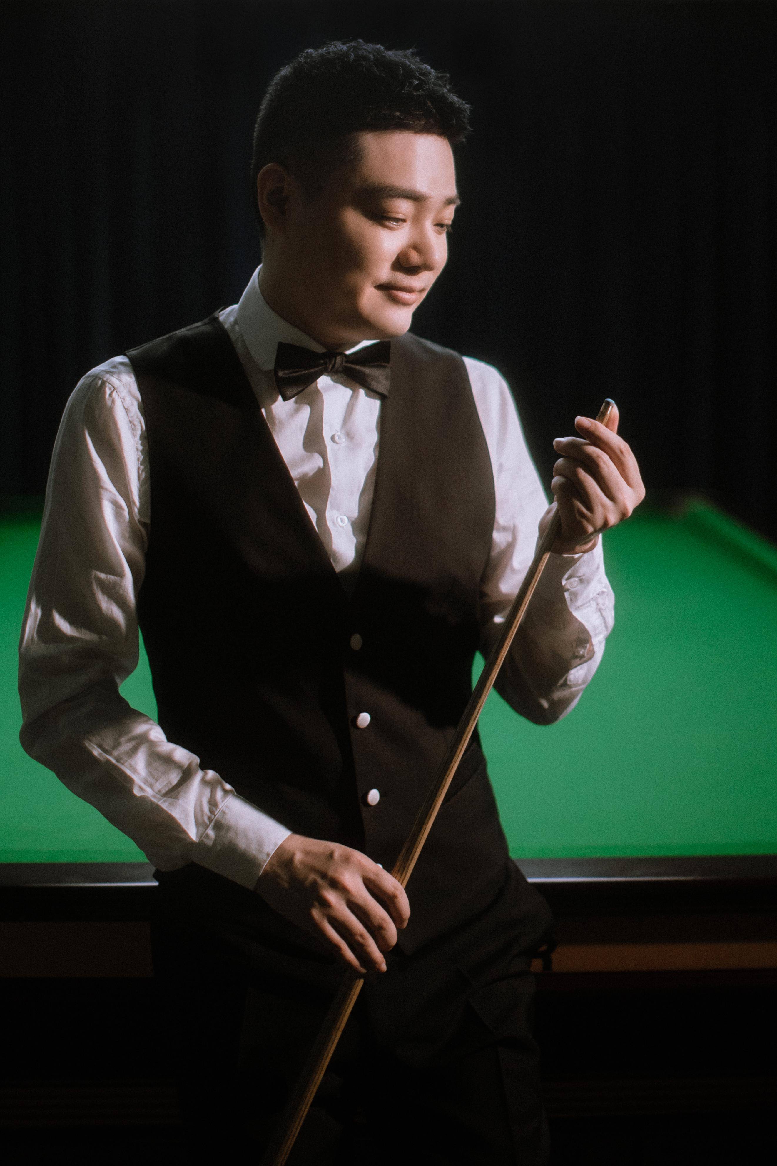 员在面对门 员在面对门