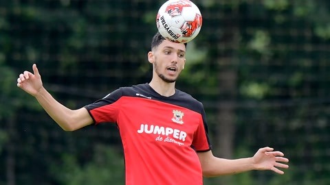 他看见的是 他看见的是